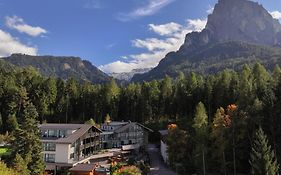 Hotel Waldrast Dolomiti